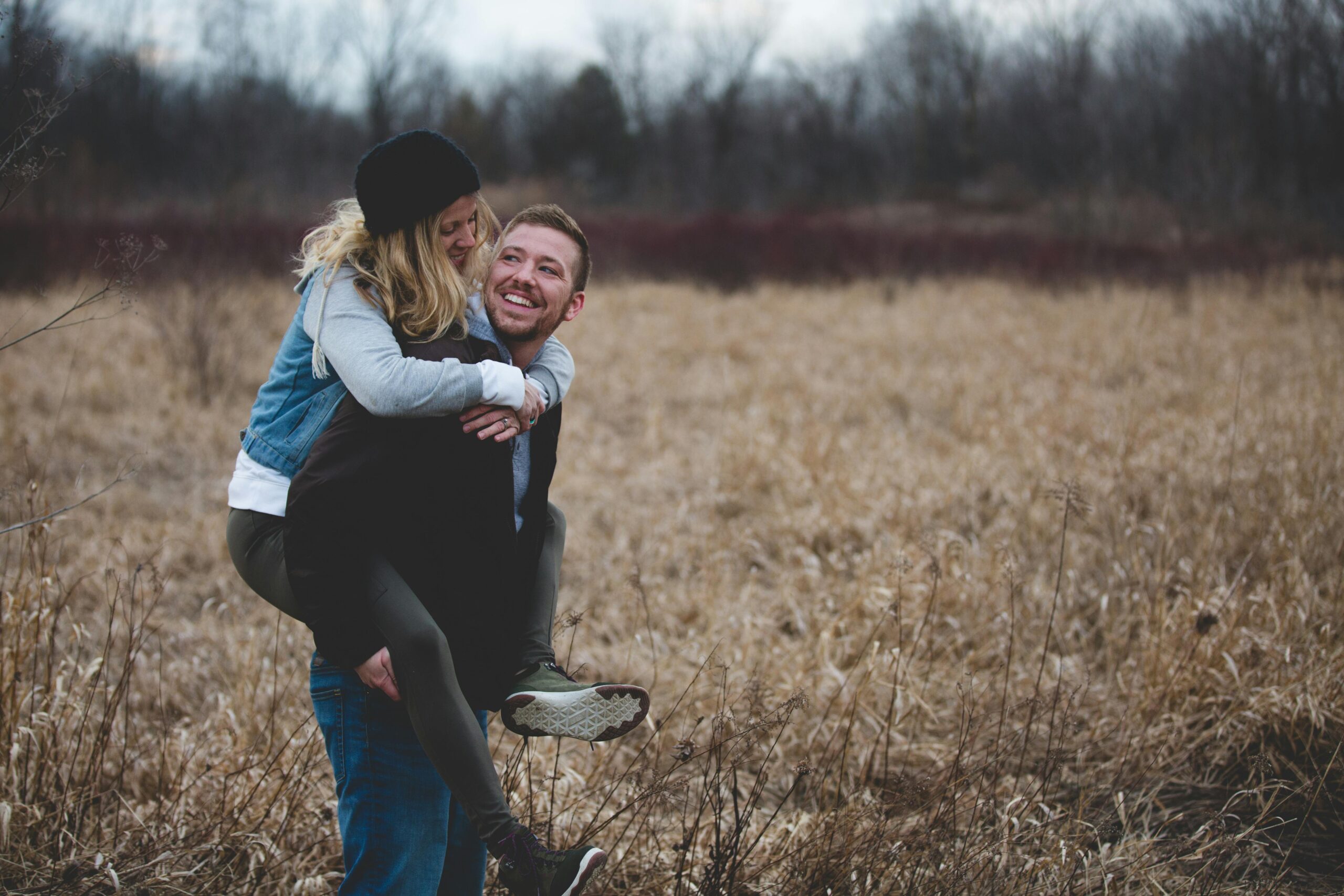 breadcrumbing in a relationship